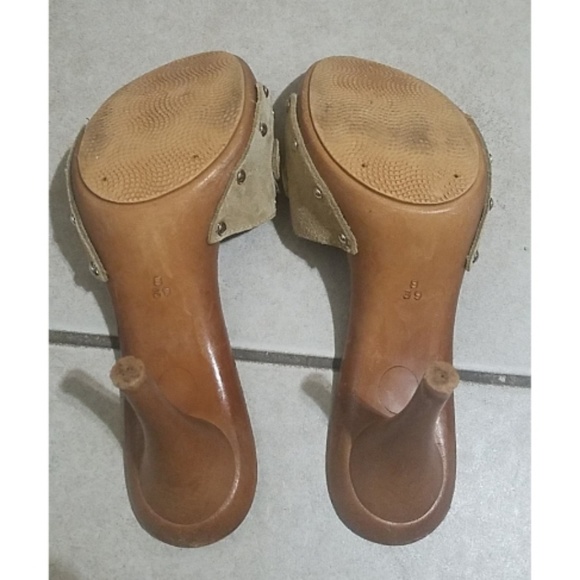 ALDO Tan Suede Studded Sandals Wood Heels Sz 39/8 - Picture 6 of 8